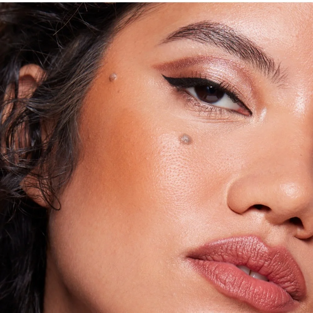 r.e.m. beauty Hypernova Satin Matte Bronzer “Blazed”